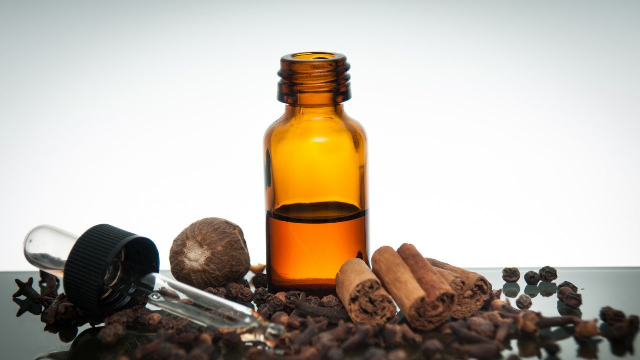 8 Reasons to Use Allspice Essential Oil