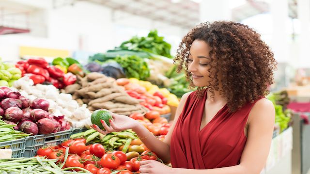 Woman shopping fruits