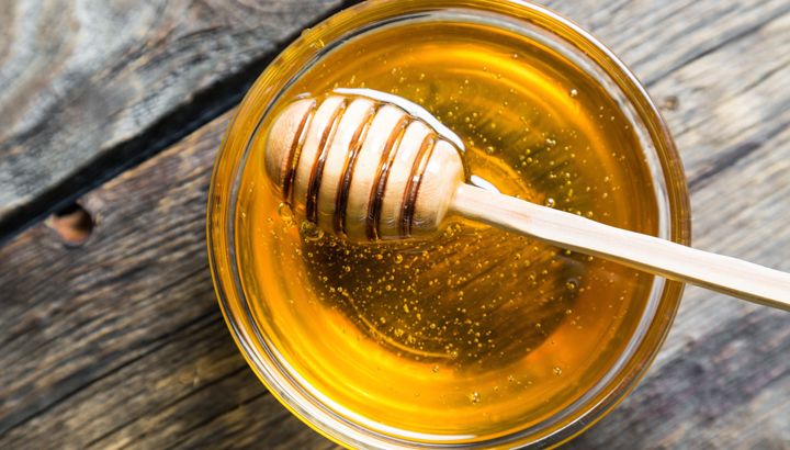 10 Natural Remedies To Soothe and Heal A Sore Throat