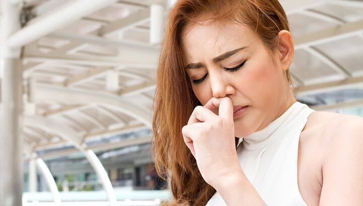 how to stop a nosebleed from allergies