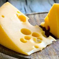 Swiss cheese contains high concentration of the probiotic Propionibacterium freudenreichii to reduce inflammation