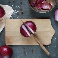 Onions contain strong antibacterial effects against mouth bacteria