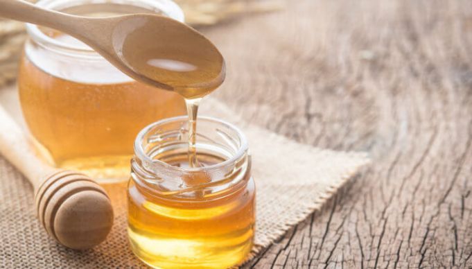 9 Reasons To Start Washing Your Face With Honey
