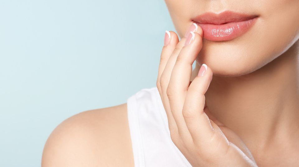 7 Reasons Your Lips are Tingling (3 will surprise you)