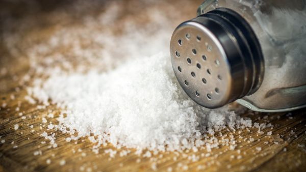 13 Cheap Tricks to Banish Dark Circles